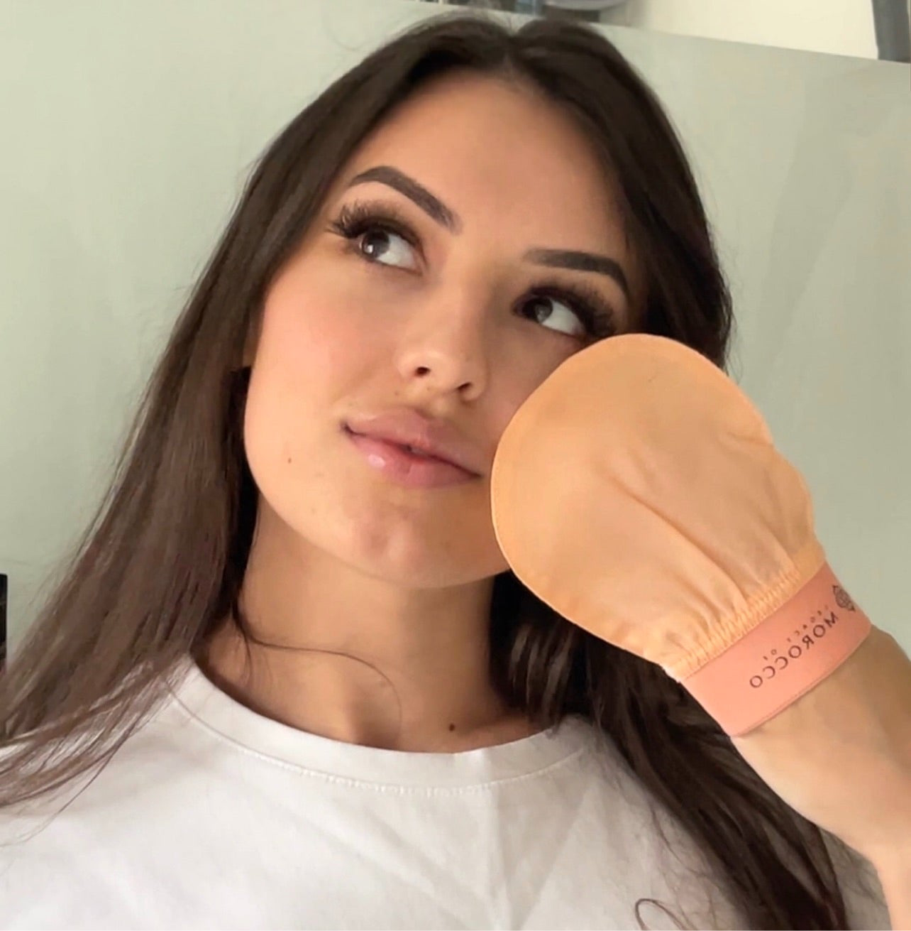 Mănușa exfoliantă facială